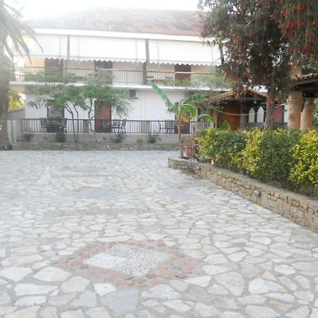 Assimakis Hotel ฟีนีคุนตา ภายนอก รูปภาพ