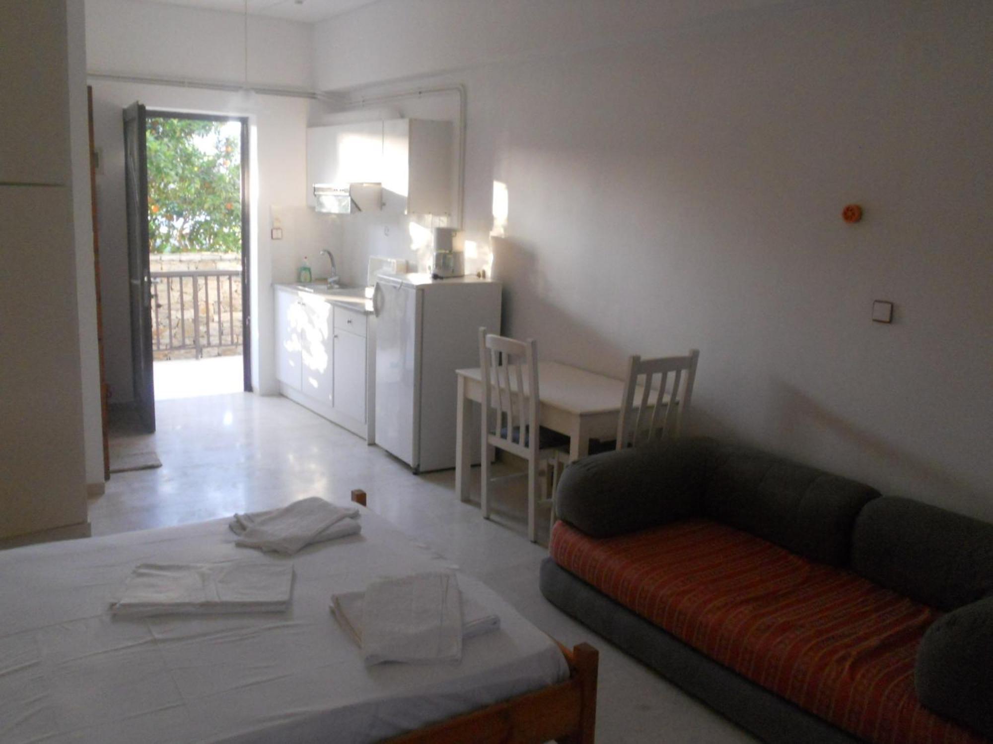 Assimakis Hotel ฟีนีคุนตา ภายนอก รูปภาพ