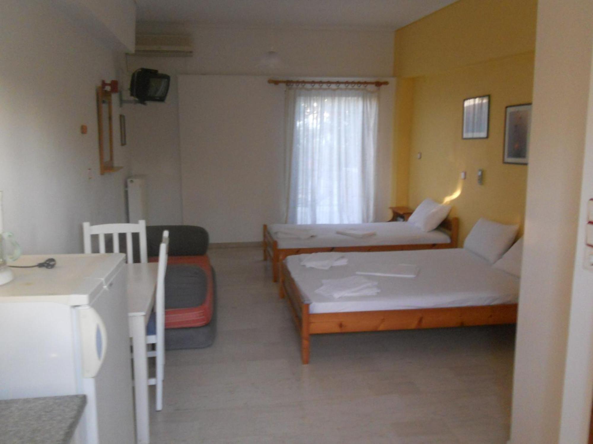 Assimakis Hotel ฟีนีคุนตา ภายนอก รูปภาพ