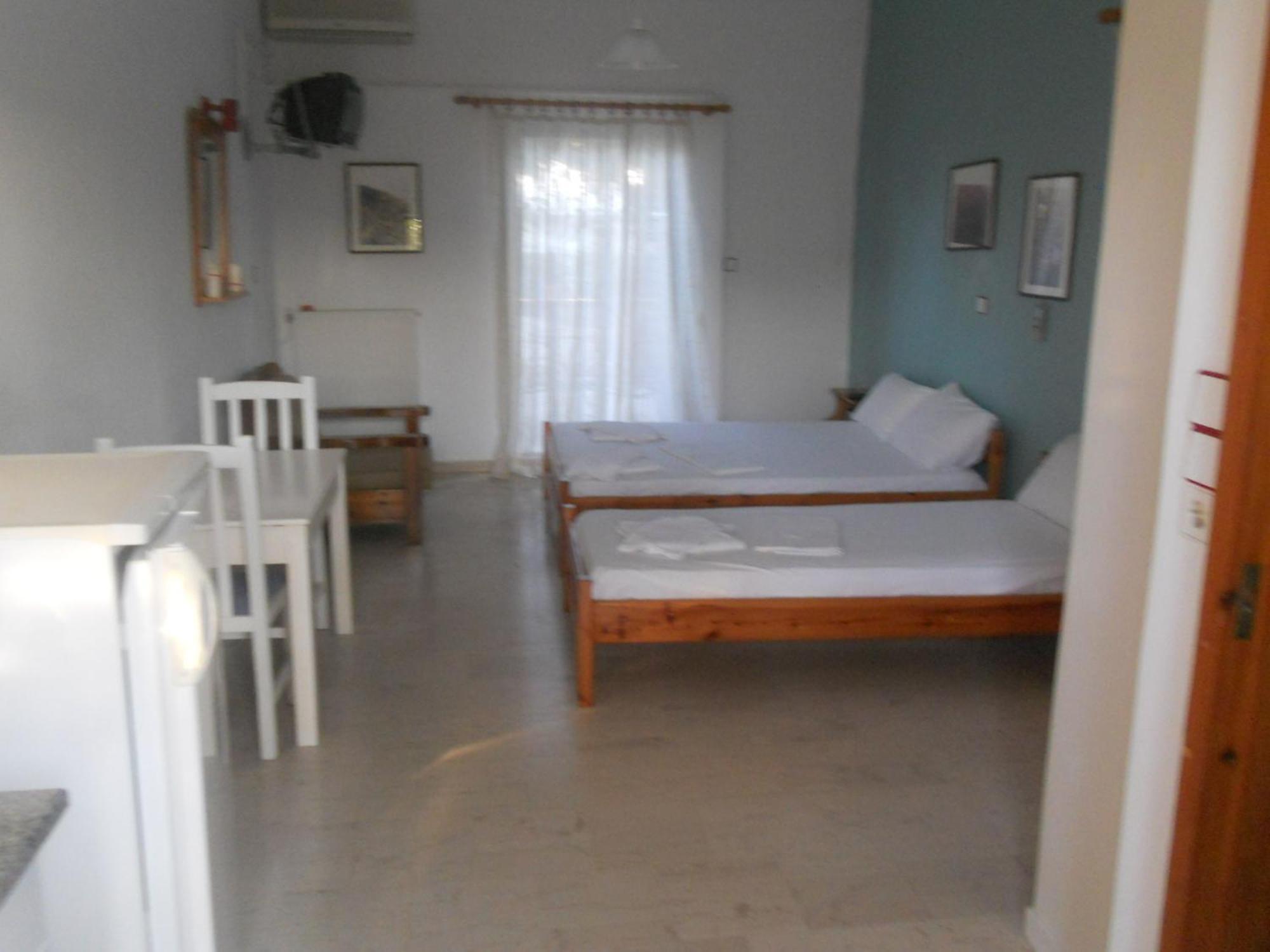 Assimakis Hotel ฟีนีคุนตา ภายนอก รูปภาพ