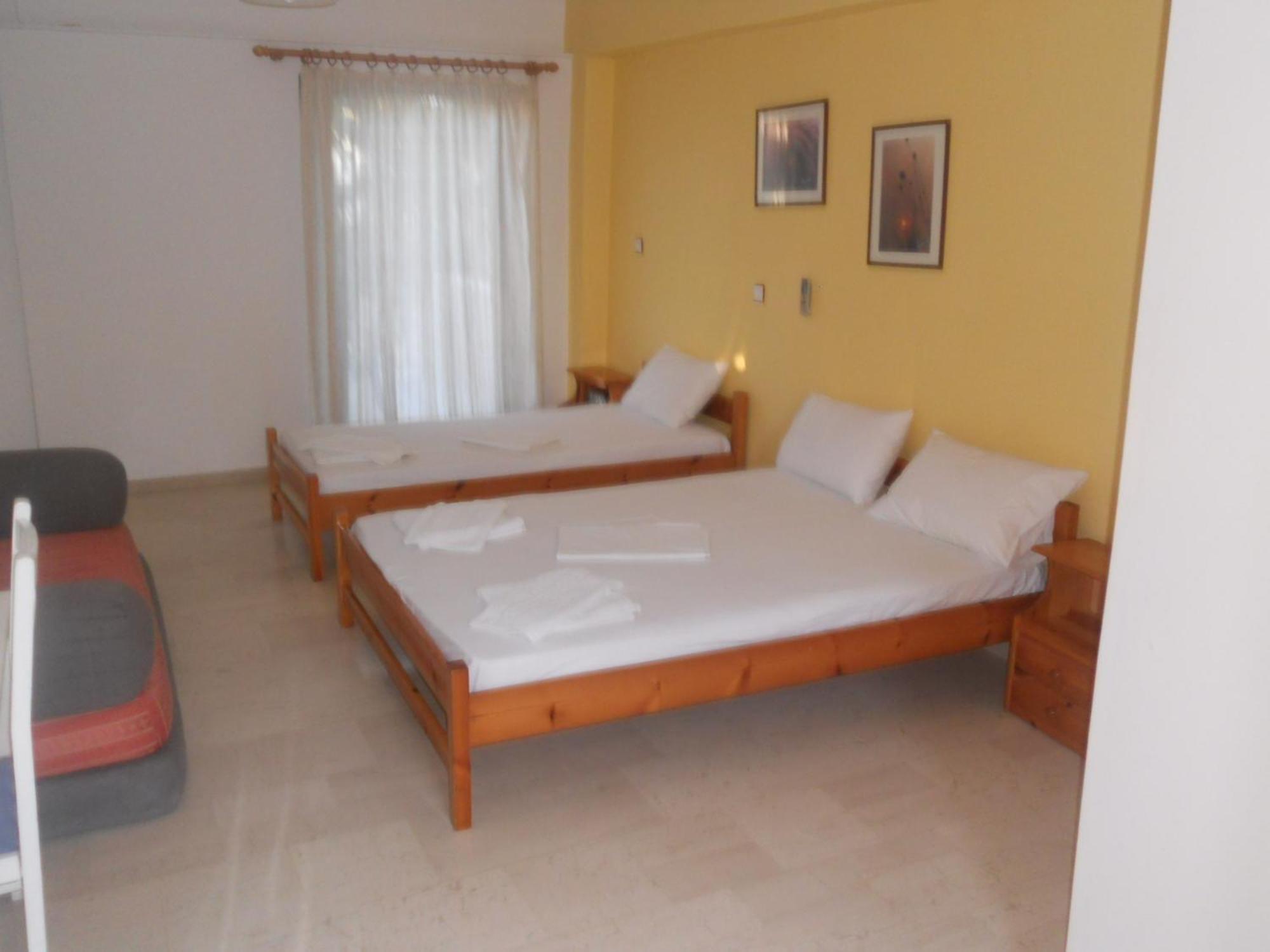 Assimakis Hotel ฟีนีคุนตา ภายนอก รูปภาพ